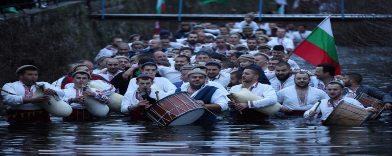 恐鬼症十字架怎么用